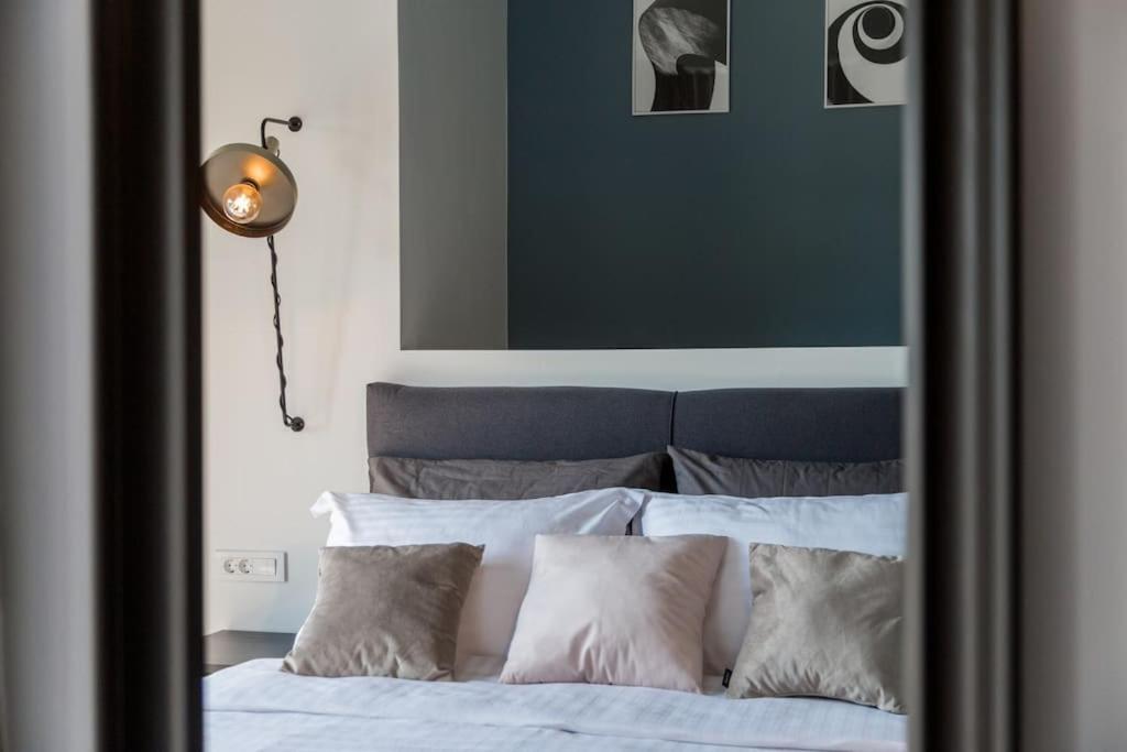 Marcante - Designer, Romantic Pool View Suite Porec Exterior photo
